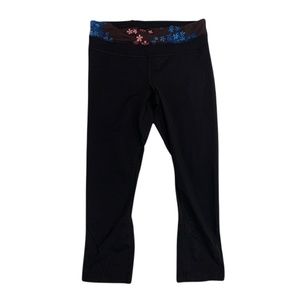 Lululemon cropped yoga pants size 6